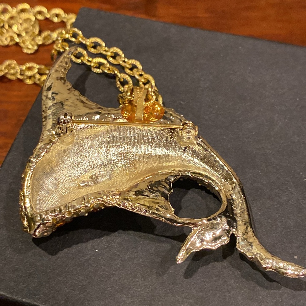 Gold Tone Vintage Fish Pendant Necklace and Brooch Brown Topaz Color Crystal. - Picture 4 of 7